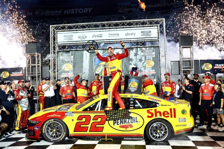 Logano wins at Bristol as fisticuffs occur in background